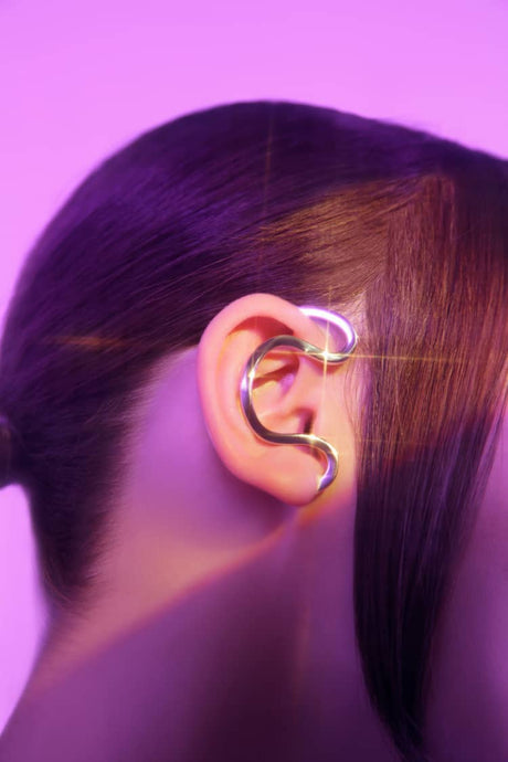 Ear cuff plata. Ear cuff ORBIT 917 de la colección Orbit de MAM.